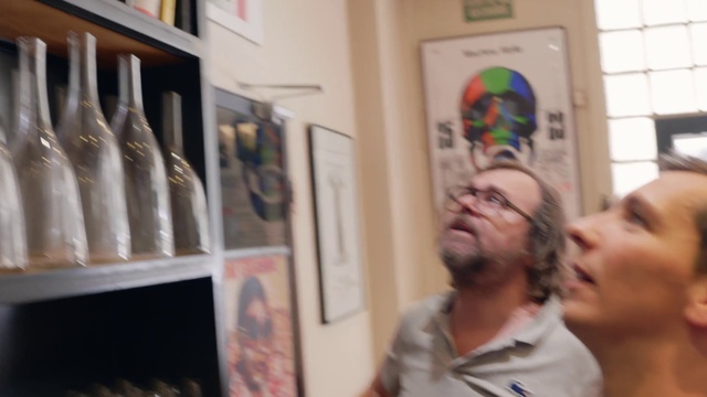 Video Reference: Vision care, Art, Picture frame, Eyewear, Artist, Beard, Event, Happy, T-shirt, Visual arts