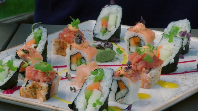 Video Reference: Food, Tableware, Sushi, Ingredient, Plate, Recipe, Cuisine, Dish, Dishware, California roll