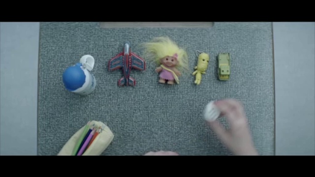 Video Reference: Gesture, Art, Toy, Plastic, Stuffed toy, Fashion accessory, Electric blue, Baby toys, Visual arts, Circle