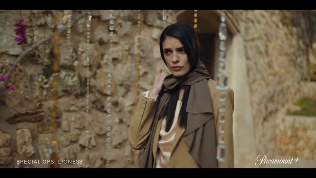 Video Reference: Flash photography, Sleeve, Happy, Travel, People in nature, Fashion design, Long hair, Formal wear, Fashion model, Fur