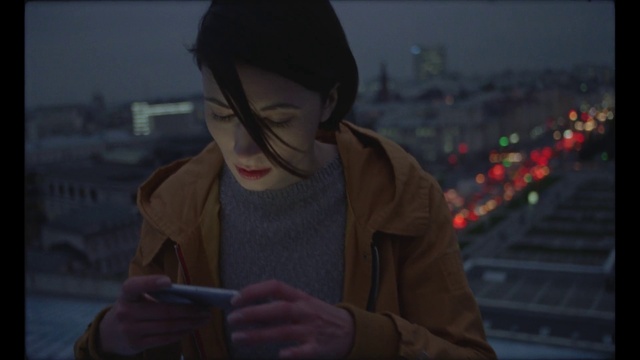 Video Reference: Lip, Hand, Flash photography, Temple, Gesture, Eyewear, Street fashion, Midnight, Road, Darkness