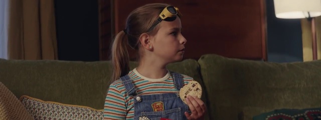 Video Reference: Nose, Cheek, Head, Chin, Vision care, Goggles, Human body, Ear, Sunglasses, Sleeve