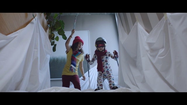 Video Reference: Textile, Gesture, Fashion design, Plant, Event, Entertainment, Fun, Performing arts, Visual arts, Room