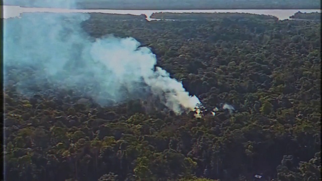 Video Reference: Ecoregion, Cloud, Highland, Pollution, Atmospheric phenomenon, Sky, Smoke, Landscape, Geological phenomenon, Cumulus