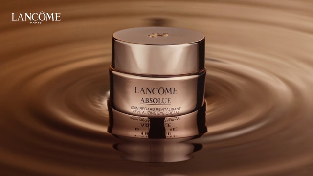 Video Reference: Liquid, Fluid, Gas, Font, Cylinder, Circle, Close-up, Metal, Macro photography, Still life photography