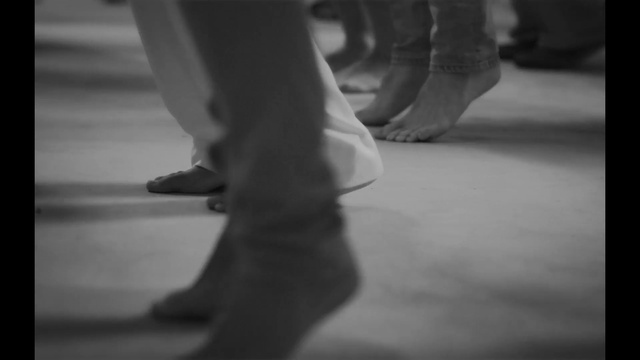 Video Reference: Human body, Knee, Gesture, Waist, Style, Thigh, Entertainment, Performing arts, Black-and-white, Elbow