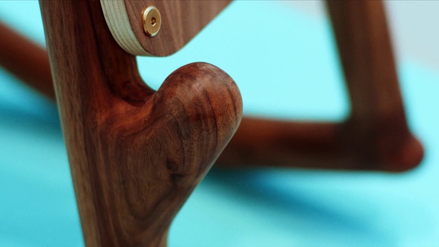 Video Reference: Wood, Gesture, Finger, Window, Wood stain, Material property, Hardwood, Tints and shades, Varnish, Human leg