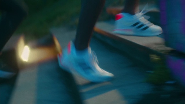 Video Reference: Leg, Knee, Thigh, Sportswear, Calf, Tints and shades, Leisure, Foot, Human leg, Electric blue