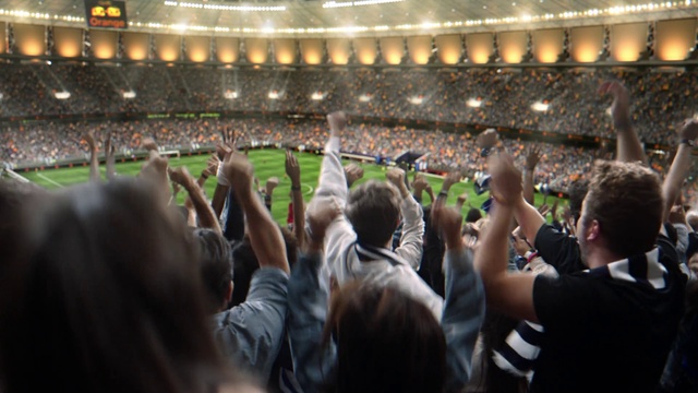 Video Reference: Hand, Product, Gesture, Fan, Entertainment, Crowd, Fun, Event, Competition event, Performing arts