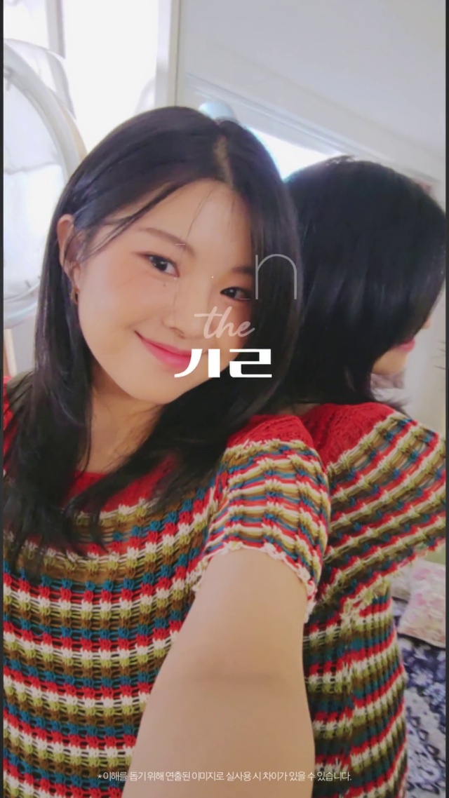 Video Reference: Hair, Skin, Lip, Smile, Chin, Eyebrow, Facial expression, Eyelash, Neck, Sleeve