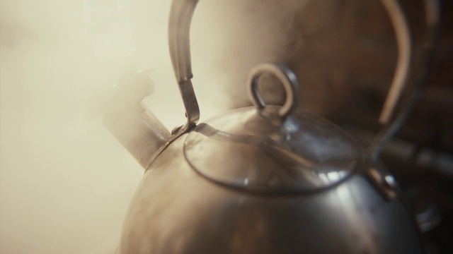 Video Reference: Serveware, Wood, Eyewear, Drinkware, Jewellery, Glass, Metal, Close-up, Audio equipment, Transparent material