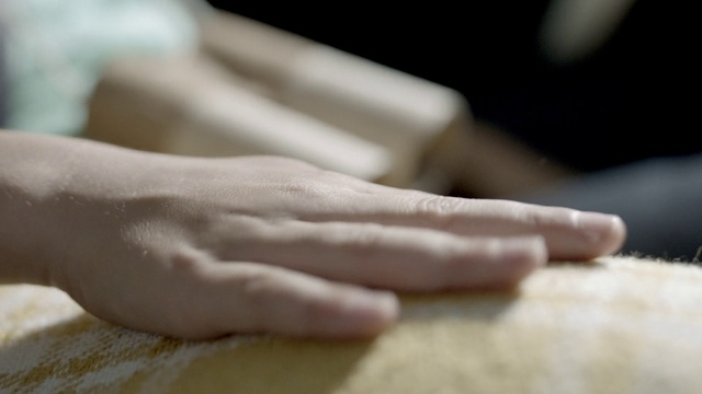 Video Reference: Gesture, Finger, Wood, Nail, Thumb, Wrist, Service, Cooking, Flesh, Hardwood