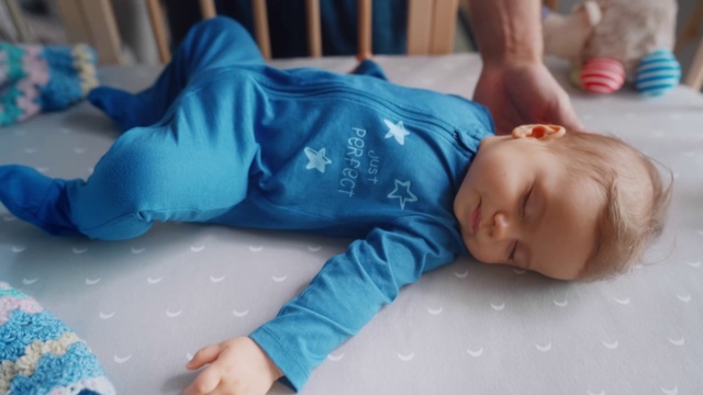 Video Reference: Joint, Comfort, Blue, Sleeve, Baby, Toddler, Baby & toddler clothing, Electric blue, Linens, Elbow