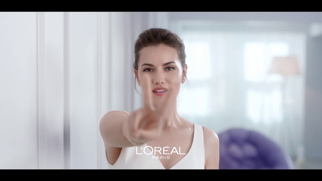 Video Reference: Face, Lip, Arm, Eyelash, Flash photography, Smile, Neck, Happy, Makeover, Lipstick