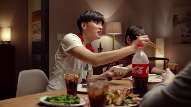 Video Reference: Food, Bottle, Tableware, Table, Plate, Alcoholic beverage, Cocktail, Drink, Plastic bottle, Cooking