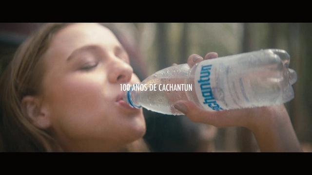 Video Reference: Skin, Hand, Food, Drinkware, Liquid, Water, Human body, Ear, Fluid, Eyelash