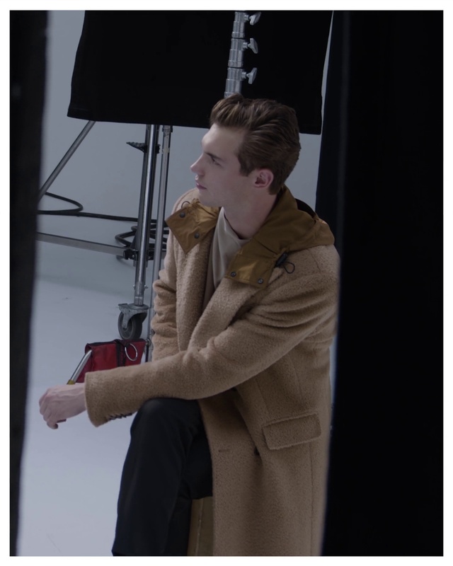 Video Reference: Sleeve, Gesture, Fashion design, Blazer, Curtain, Event, Flag, Belt, Military person, Elbow