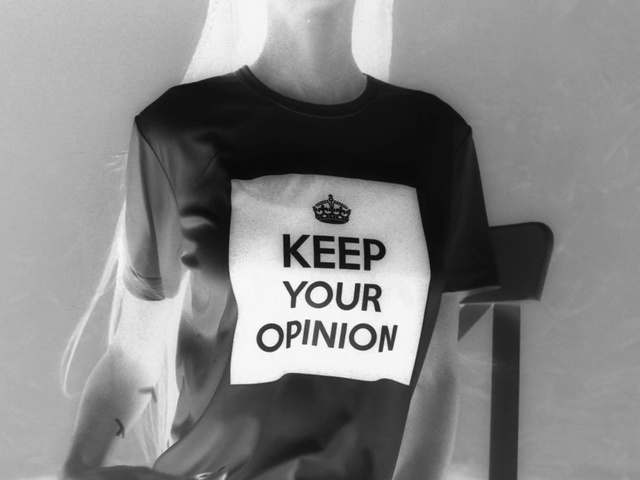 Video Reference: Hand, Arm, Shoulder, Black, Sleeve, Gesture, Grey, Sportswear, Style, Black-and-white