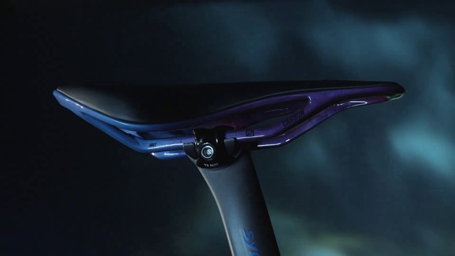 Video Reference: Fluid, Automotive design, Water, Liquid, Hood, Bicycle part, Electric blue, Close-up, Metal, Macro photography