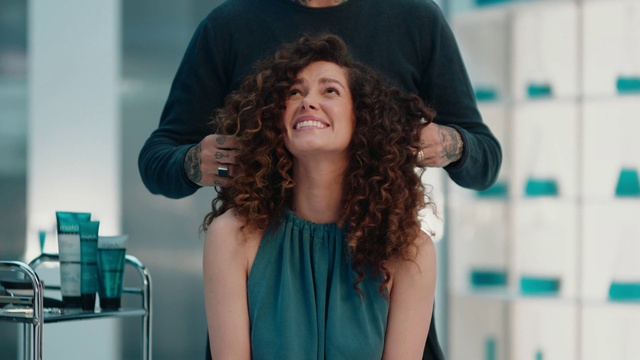 Video Reference: Hairstyle, Smile, Neck, Happy, Gesture, Flash photography, Fashion design, Black hair, Beard, Leisure