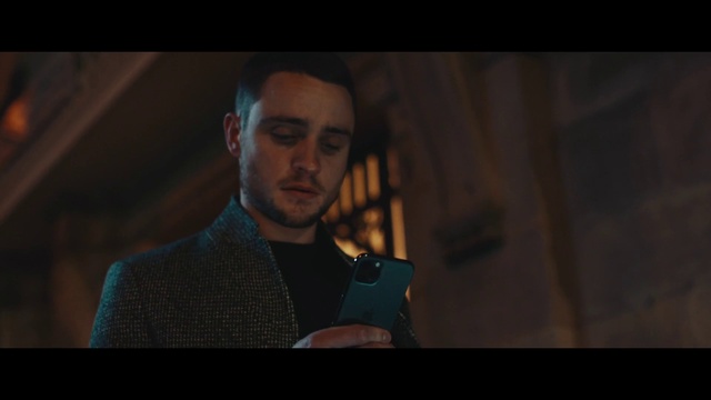 Video Reference: Eyebrow, Flash photography, Jaw, Facial hair, Movie, Fictional character, Electric blue, Darkness, Beard, Action-adventure game