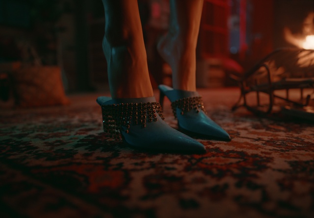 Video Reference: Azure, Wood, Thigh, Calf, Tree, Flooring, Fun, Grass, Sand, Foot