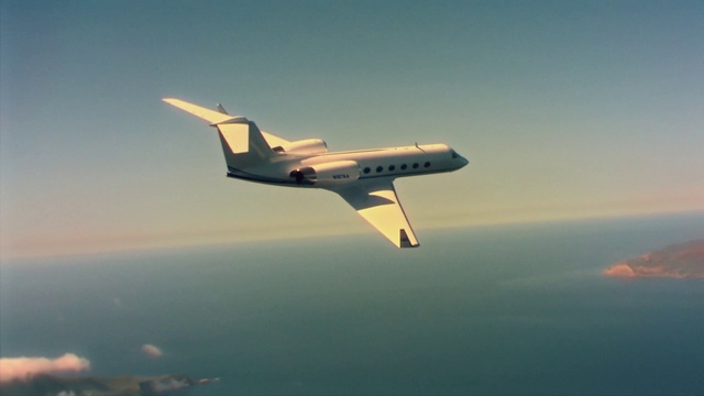 Video Reference: Sky, Aircraft, Vehicle, Airplane, Air travel, Aerospace manufacturer, Cloud, Aviation, Flap, Aircraft engine