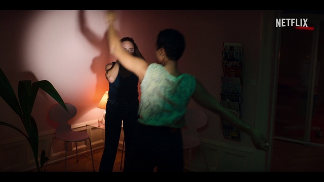 Video Reference: Flash photography, Gesture, Happy, Art, Fun, Event, Fashion design, Magenta, Darkness, Performing arts