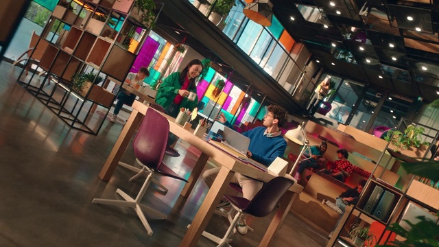 Video Reference: Furniture, Chair, Table, Interior design, Leisure, Houseplant, Desk, Magenta, Event, Customer