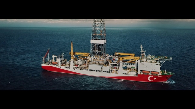 Video Reference: Water, Boat, Vehicle, Naval architecture, Watercraft, Ship, Water transportation, Cargo ship, Freight transport, Lake