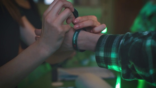 Video Reference: Hand, Green, Gesture, Finger, Eyelash, Thumb, Wrist, Nail, Entertainment, Event