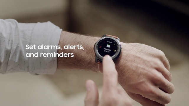 Video Reference: Watch, Hand, Gesture, Finger, Clock, Flash photography, Nail, Gadget, Font, Thumb