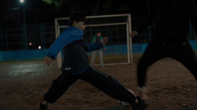 Video Reference: Sports equipment, Player, Football, Ball, Competition event, Ball game, Recreation, Sports, Team sport, Soccer