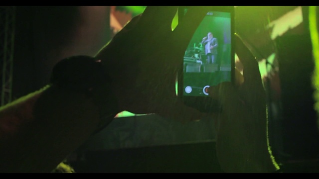 Video Reference: Entertainment, Gadget, Automotive lighting, Display device, Visual effect lighting, Performing arts, Event, Multimedia, Music venue, Darkness