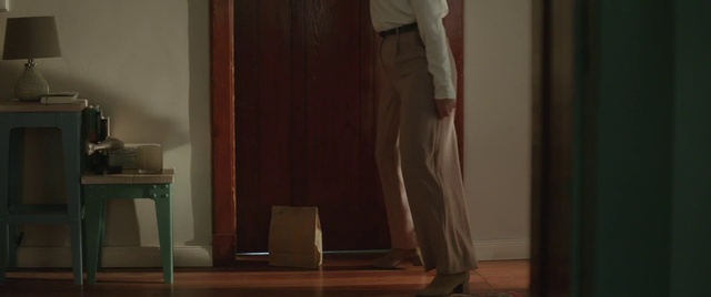 Video Reference: Wood, Sleeve, Waist, Shorts, Flooring, Thigh, Knee, Hardwood, Elbow, Trunk