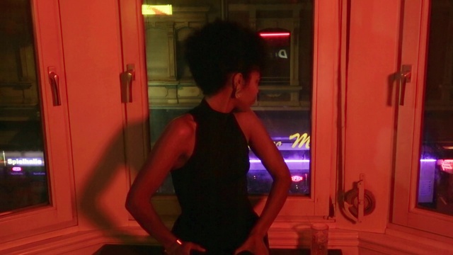 Video Reference: Window, Flash photography, Magenta, Elbow, Sportswear, Door, Fun, Human leg, Thigh, Electric blue