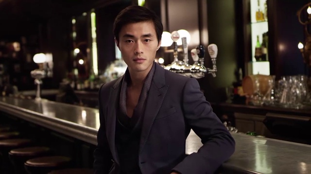 Video Reference: Flash photography, Sleeve, Collar, Dress shirt, Blazer, Formal wear, White-collar worker, Street fashion, Event, Fashion design