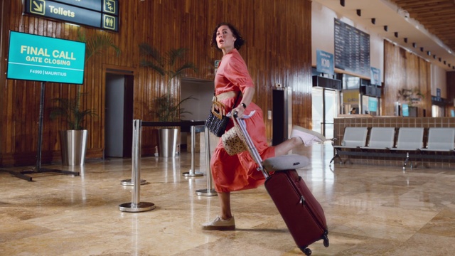 Video Reference: Interior design, Flooring, Floor, Wood, Event, Leisure, Television, Fashion design, Drum, Room