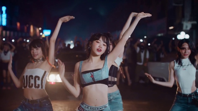 Video Reference: Flash photography, Brassiere, Entertainment, Thigh, Performing arts, Trunk, Navel, Chest, Abdomen, Leisure