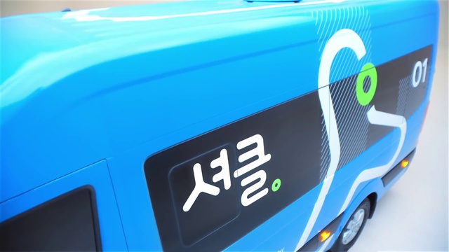 Video Reference: Vehicle, Hood, Motor vehicle, Automotive lighting, Blue, Car, Automotive design, Azure, Vehicle door, Automotive exterior