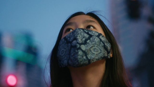 Video Reference: Lip, Eyelash, Flash photography, Happy, Eyewear, Black hair, Street fashion, Long hair, Electric blue, Jewellery