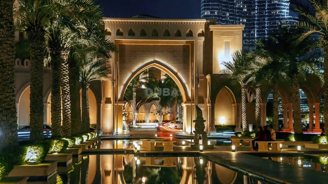 Video Reference: Plant, Building, World, Tree, Leisure, Facade, Real estate, City, Arecales, Symmetry