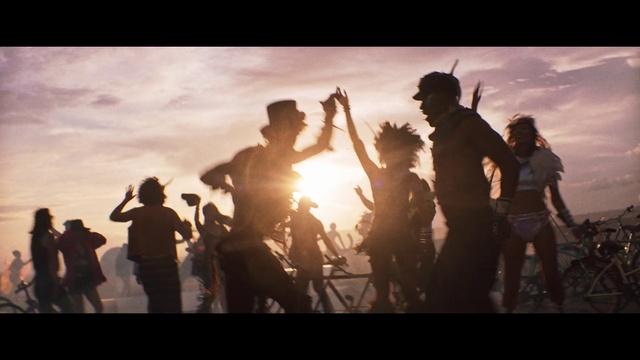 Video Reference: Sky, Cloud, People in nature, Flash photography, Happy, Gesture, Heat, Sunrise, Sunset, Sun