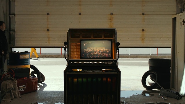 Video Reference: Automotive lighting, Motor vehicle, Automotive design, Automotive exterior, Musical instrument, Hearth, Gas, Automotive tire, Technology, Machine