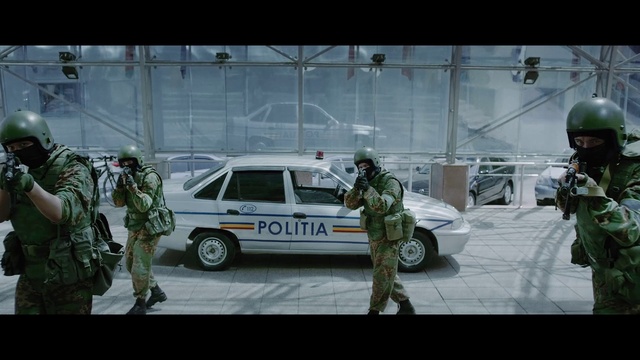 Video Reference: Tire, Wheel, Vehicle, Motor vehicle, Car, Automotive design, Automotive tire, Automotive exterior, Helmet, Motorsport