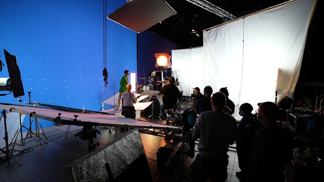 Video Reference: Fashion, Entertainment, Stage, Automotive design, Technology, Event, Space, Audio equipment, Stage equipment, Suit