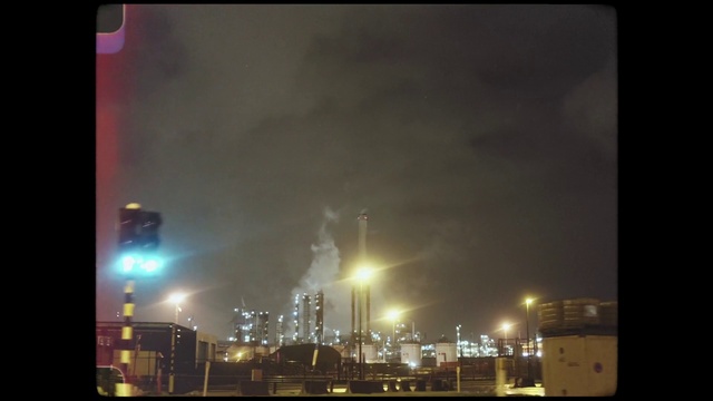 Video Reference: Sky, Atmosphere, Building, Light, Nature, Lighting, Electricity, Automotive lighting, Street light, Atmospheric phenomenon