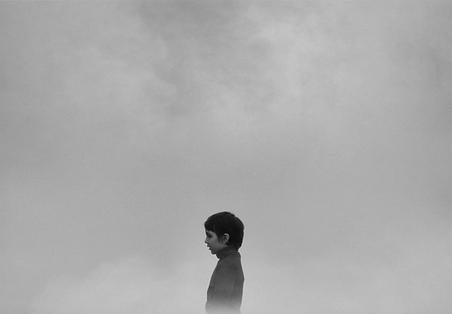 Video Reference: Cloud, Sky, People in nature, Flash photography, Gesture, Happy, Atmospheric phenomenon, Tints and shades, Horizon, Landscape