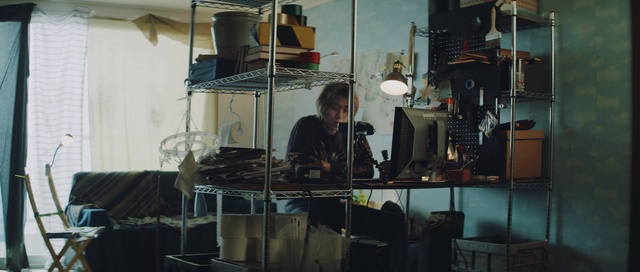 Video Reference: Musician, Audio equipment, Music, Electronic instrument, Table, Entertainment, Machine, Event, Guitar, Art