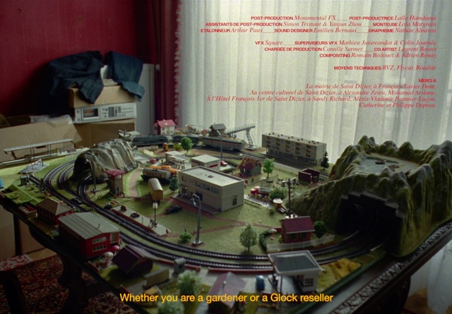 Video Reference: Table, Urban design, Curtain, Engineering, Event, Scale model, Plant, City, Machine, Motor vehicle